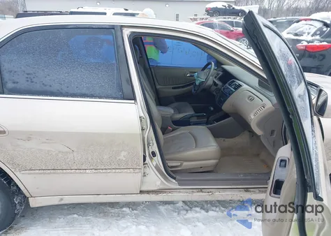 2000 Honda Accord 3.0 Ex from USA, damaged, VIN 1HGCG1657YA015992